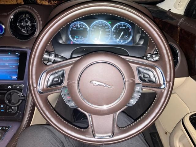 JAGUAR JAGUAR XJseries sedan 2010