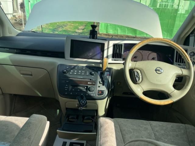 NISSAN ELGRAND 2004