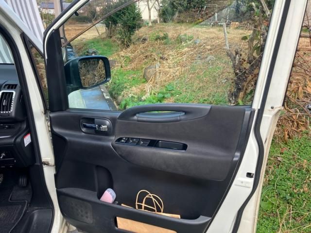 NISSAN SERENA  WG 2009