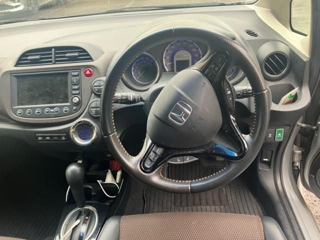 HONDA FIT SHUTTLE HYBRID 2011