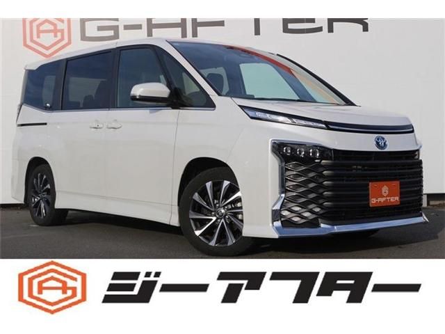 TOYOTA VOXY HYBRID 2025