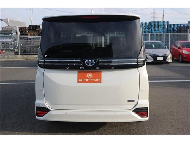 TOYOTA VOXY HYBRID 2025