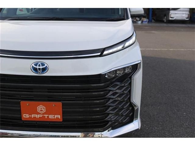 TOYOTA VOXY HYBRID 2025