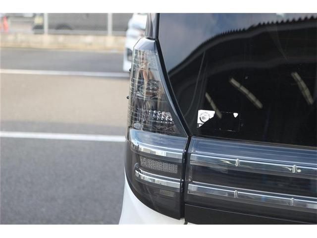 TOYOTA VOXY HYBRID 2025