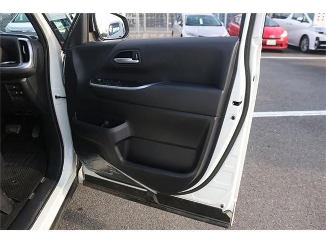 TOYOTA VOXY HYBRID 2025