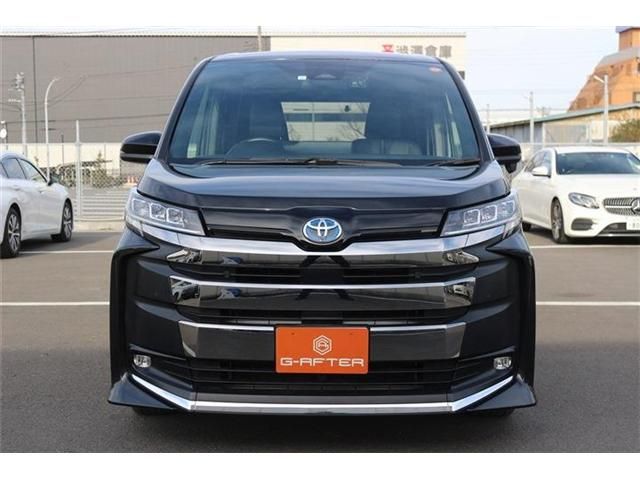 TOYOTA NOAH HYBRID 2023