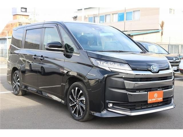 TOYOTA NOAH HYBRID 2023