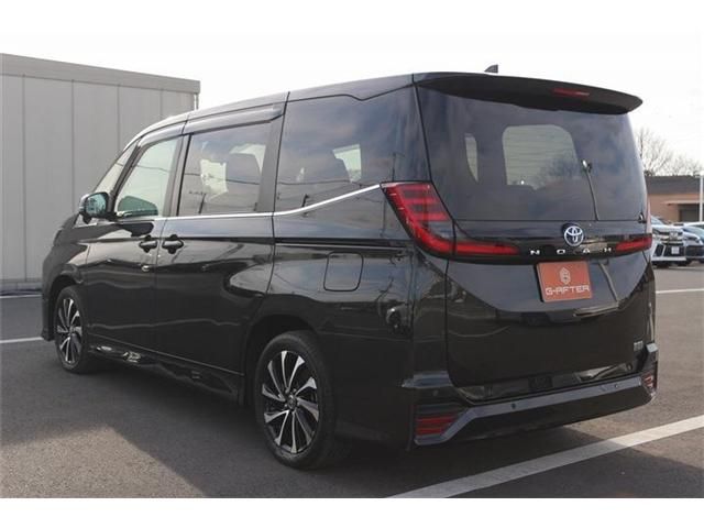 TOYOTA NOAH HYBRID 2023