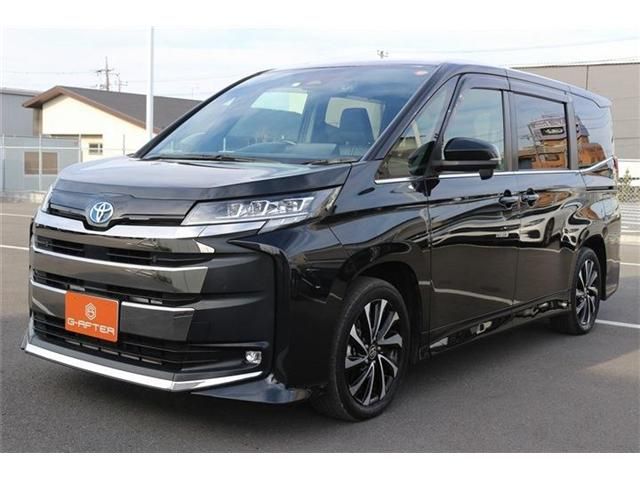 TOYOTA NOAH HYBRID 2023