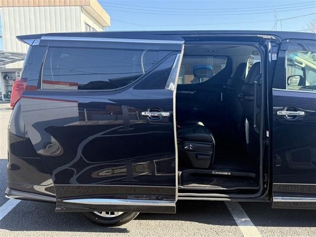 TOYOTA ALPHARD hybrid 4WD 2018