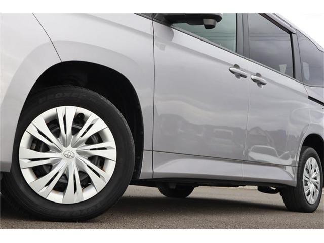 TOYOTA NOAH HYBRID 4WD 2022