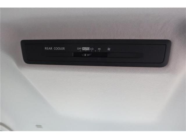 TOYOTA NOAH HYBRID 4WD 2022