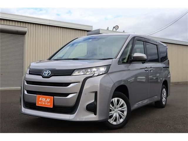 TOYOTA NOAH HYBRID 4WD 2022