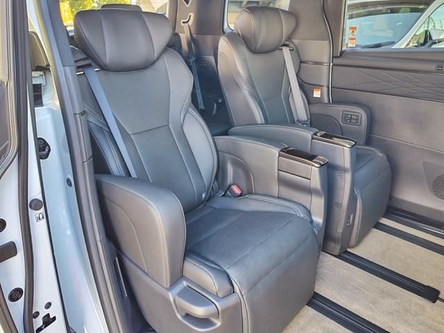 TOYOTA ALPHARD 2024