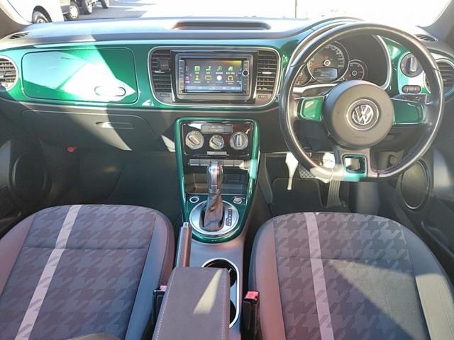 VOLKSWAGEN VOLKSWAGEN The BEETLE 2017