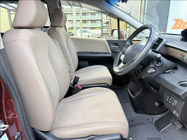 HONDA FREED HYBRID 2015