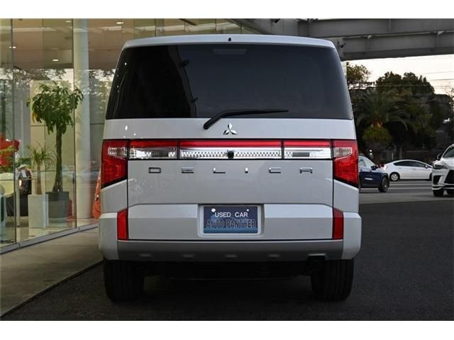 MITSUBISHI DELICA D:5 4WD 2024