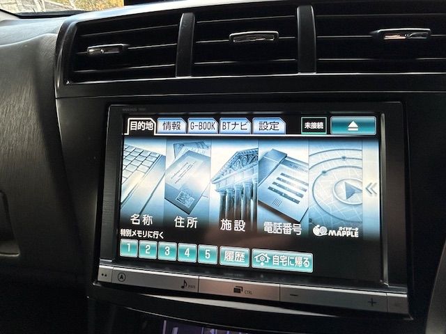 TOYOTA PRIUS Alpha 2012