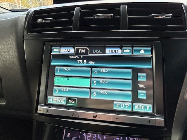 TOYOTA PRIUS Alpha 2012