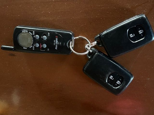 TOYOTA PRIUS Alpha 2012