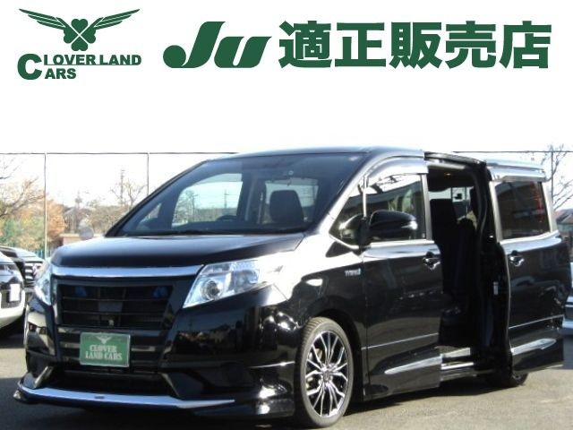 TOYOTA NOAH HYBRID 2015
