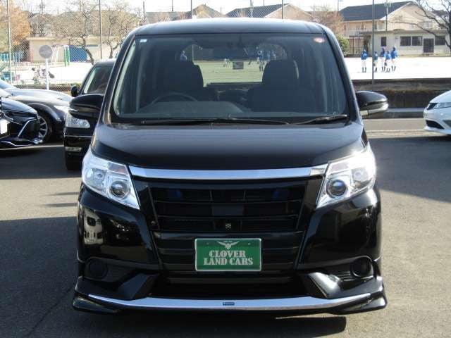 TOYOTA NOAH HYBRID 2015