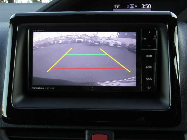 TOYOTA NOAH HYBRID 2015