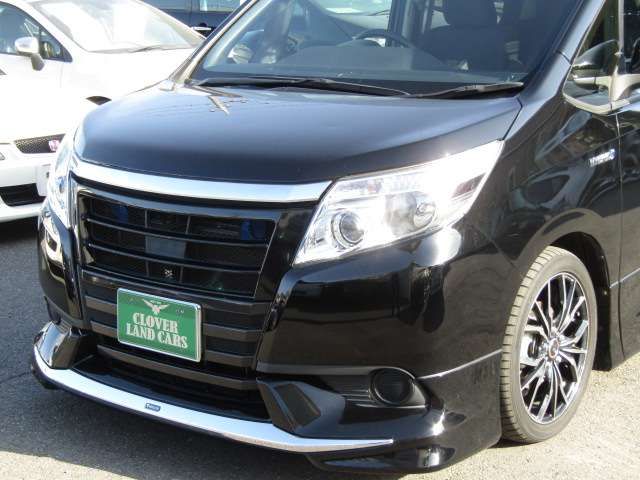 TOYOTA NOAH HYBRID 2015