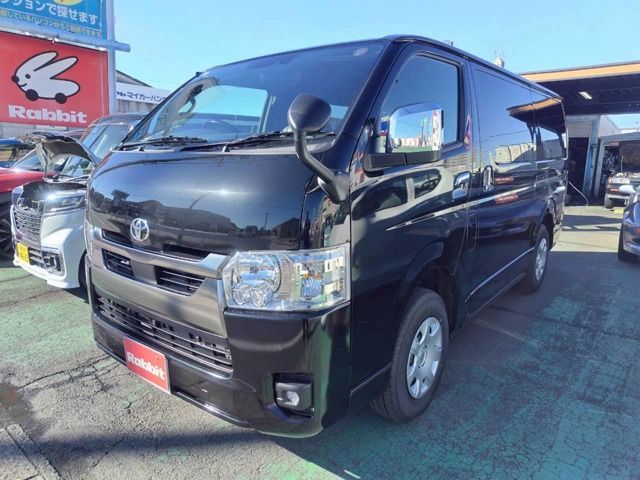 TOYOTA HIACE van 4WD 2025
