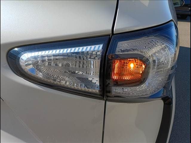 TOYOTA SIENTA 4WD 2017