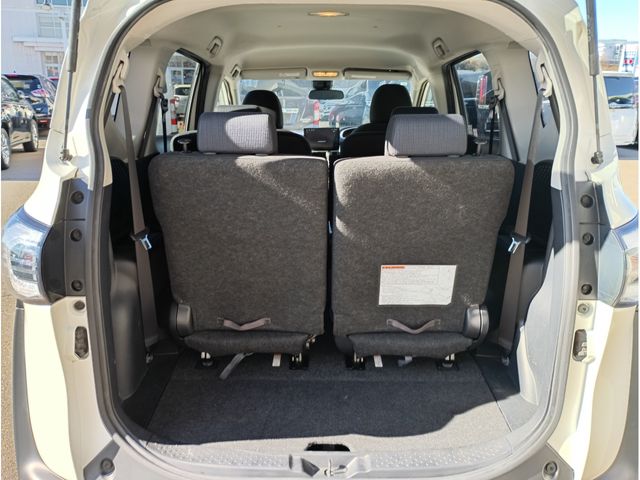 TOYOTA SIENTA 4WD 2017