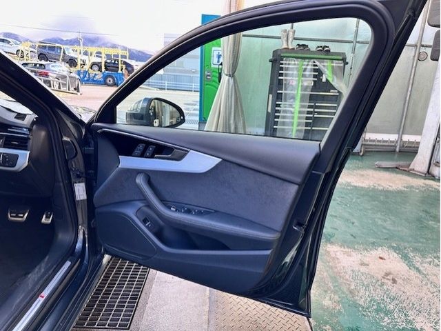 AUDI AUDI A4 AVANT 2022