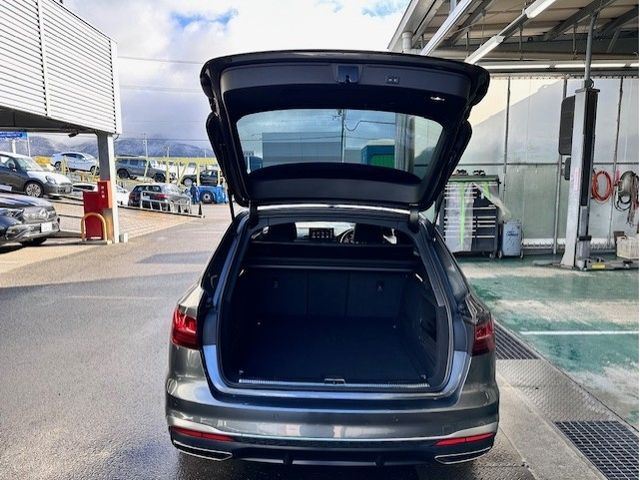 AUDI AUDI A4 AVANT 2022