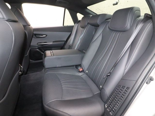 TOYOTA CROWN sedan hybrid 2022