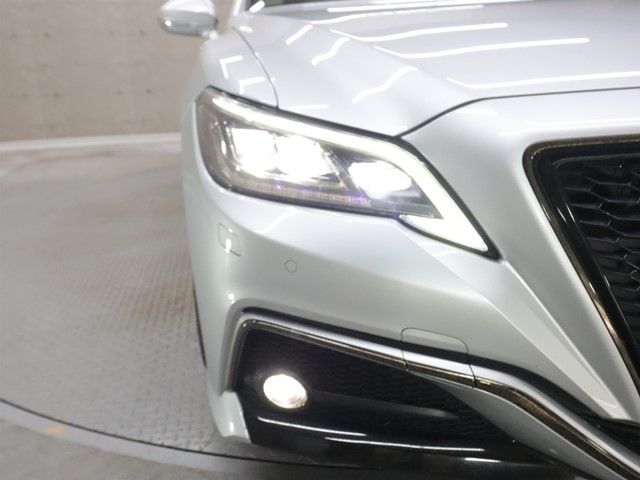 TOYOTA CROWN sedan hybrid 2022