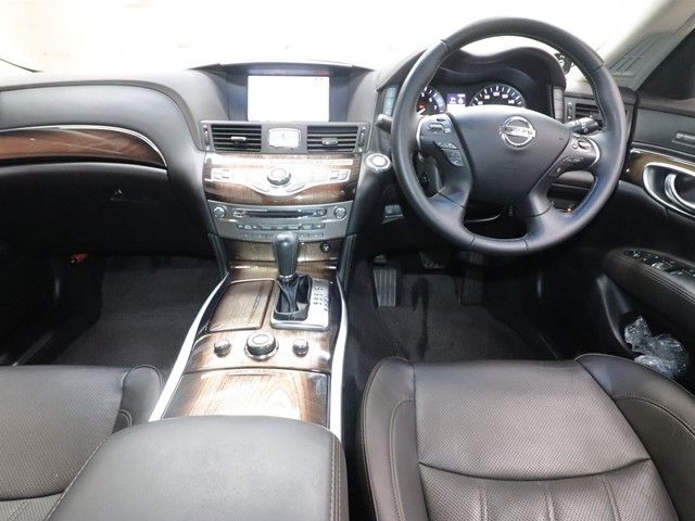 NISSAN FUGA HYBRID 2011