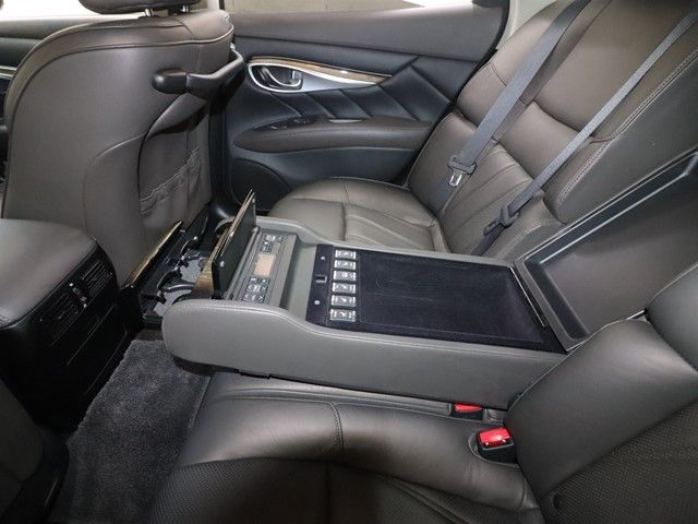 NISSAN FUGA HYBRID 2011