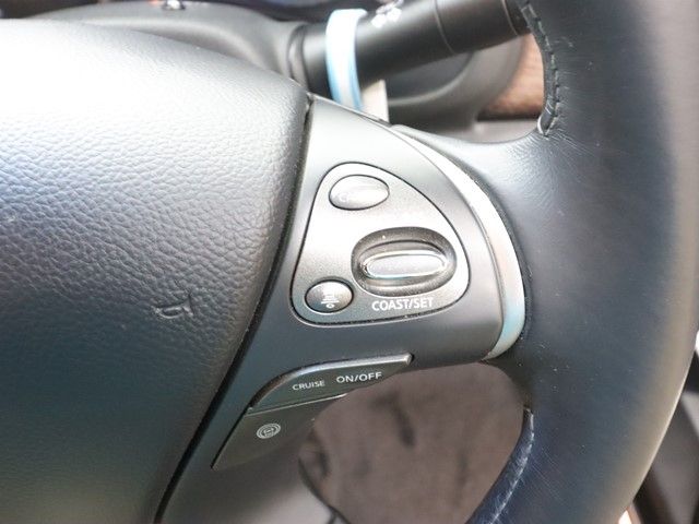 NISSAN FUGA HYBRID 2011