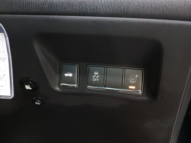 NISSAN FUGA HYBRID 2011