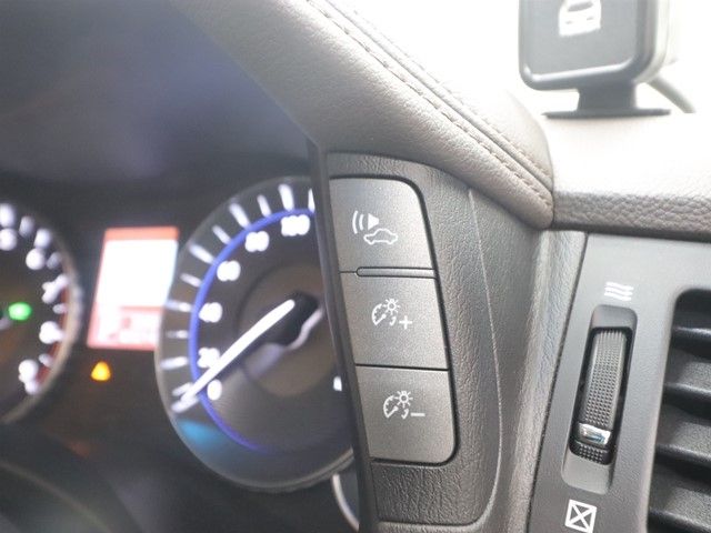 NISSAN FUGA HYBRID 2011