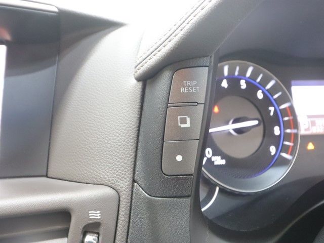 NISSAN FUGA HYBRID 2011