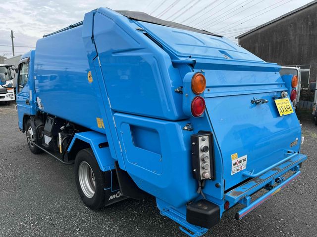 MITSUBISHI CANTER 2015