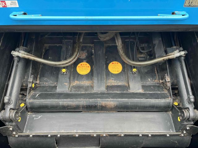 MITSUBISHI CANTER 2015