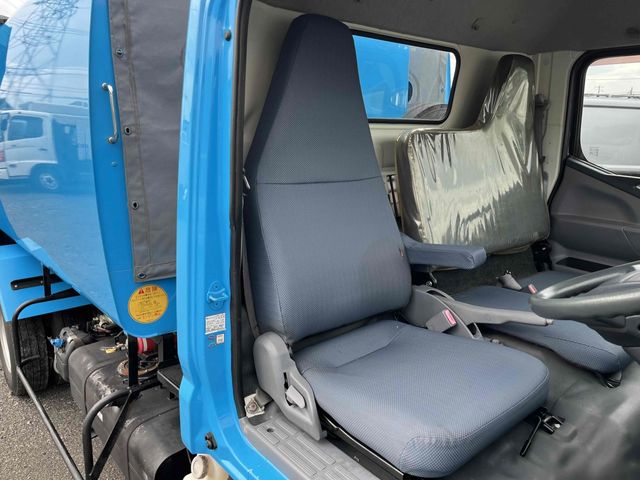 MITSUBISHI CANTER 2015