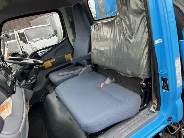 MITSUBISHI CANTER 2015