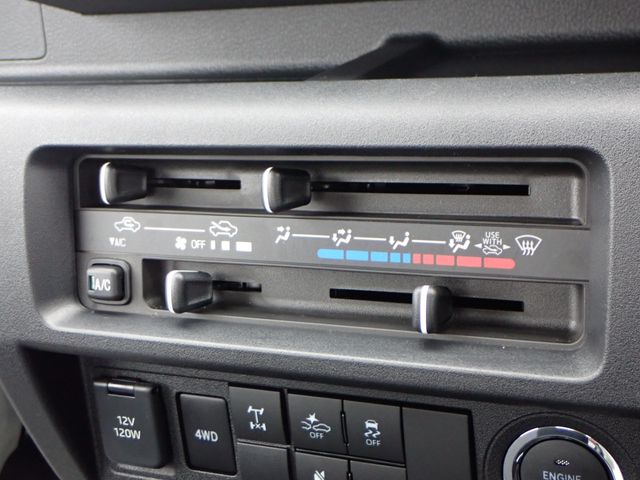 DAIHATSU HIJET truck 4WD 2025