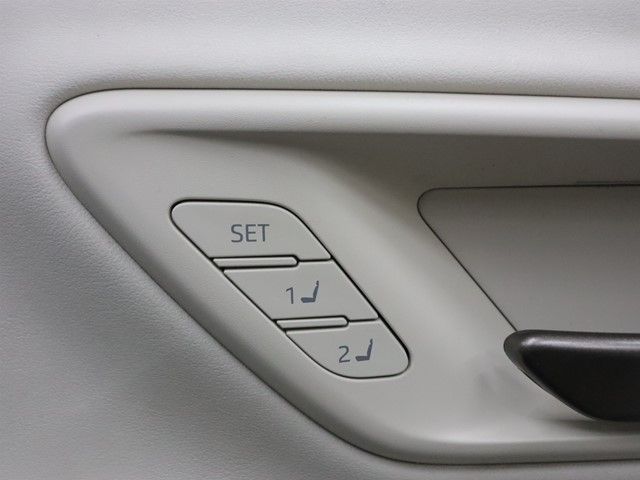 TOYOTA CROWN CROSSOVER 2024