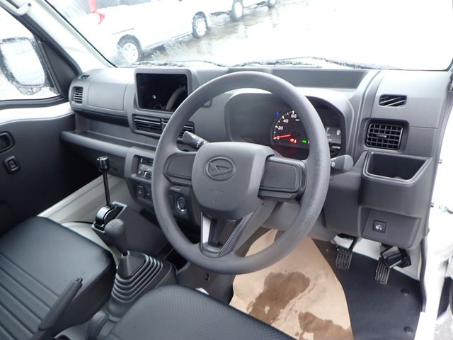 DAIHATSU HIJET truck 4WD 2025