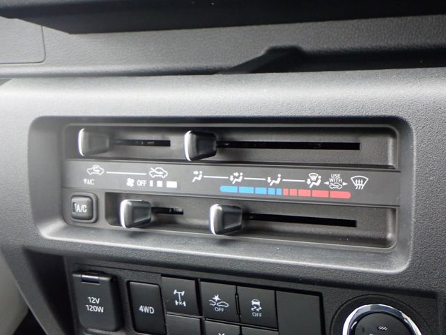 DAIHATSU HIJET truck 4WD 2025