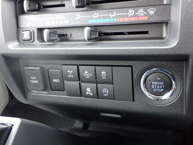 DAIHATSU HIJET truck 4WD 2025